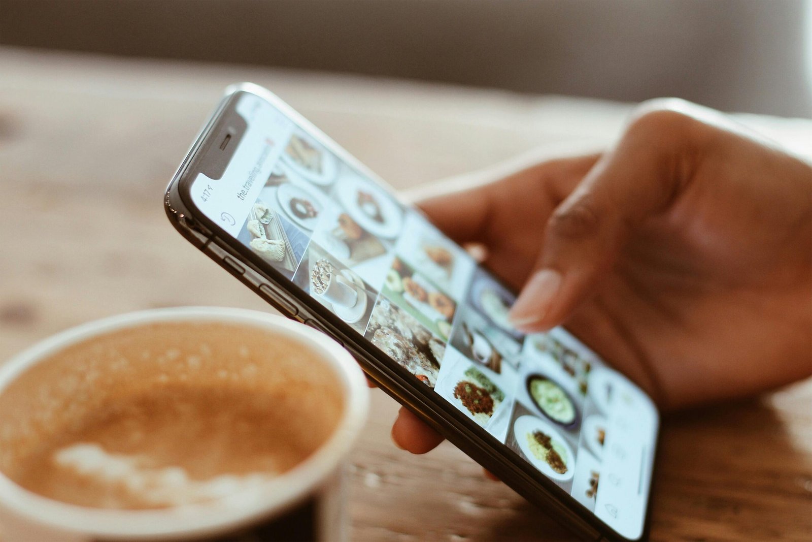 Instagram et réseaux sociaux sur téléphone